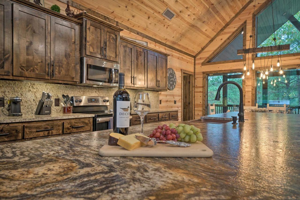 Broken Bow Cabin Deck With Hot Tub And Pool Table! Екстериор снимка